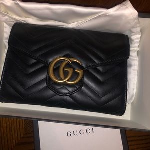 Gucci Marmont Clutch With Chain